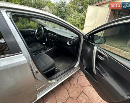 Серый Тойота Аурис, объемом двигателя 1.3 л и пробегом 202 тыс. км за 8300 $, фото 4 на Automoto.ua