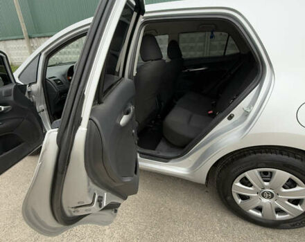 Серый Тойота Аурис, объемом двигателя 1.33 л и пробегом 272 тыс. км за 9000 $, фото 9 на Automoto.ua