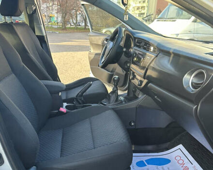 Сірий Тойота Ауріс, об'ємом двигуна 1.33 л та пробігом 202 тис. км за 8900 $, фото 11 на Automoto.ua