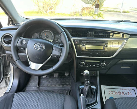 Сірий Тойота Ауріс, об'ємом двигуна 1.33 л та пробігом 202 тис. км за 8900 $, фото 10 на Automoto.ua