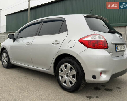 Серый Тойота Аурис, объемом двигателя 1.33 л и пробегом 272 тыс. км за 9000 $, фото 5 на Automoto.ua