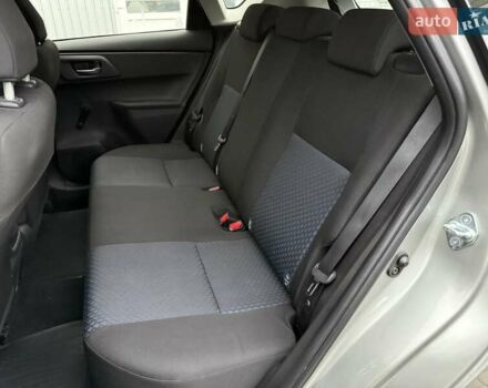 Сірий Тойота Ауріс, об'ємом двигуна 1.3 л та пробігом 63 тис. км за 9800 $, фото 32 на Automoto.ua