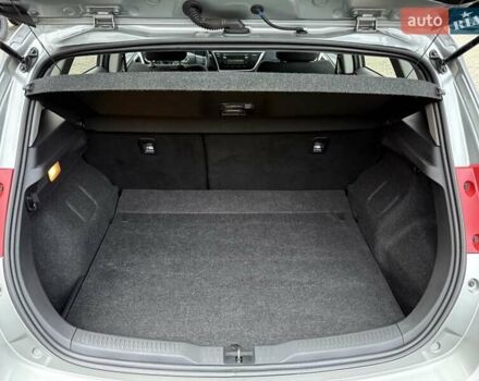 Сірий Тойота Ауріс, об'ємом двигуна 1.3 л та пробігом 63 тис. км за 9800 $, фото 43 на Automoto.ua