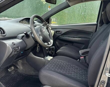 Серый Тойота Аурис, объемом двигателя 1.5 л и пробегом 250 тыс. км за 6200 $, фото 4 на Automoto.ua