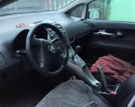 Серый Тойота Аурис, объемом двигателя 0 л и пробегом 166 тыс. км за 6000 $, фото 2 на Automoto.ua