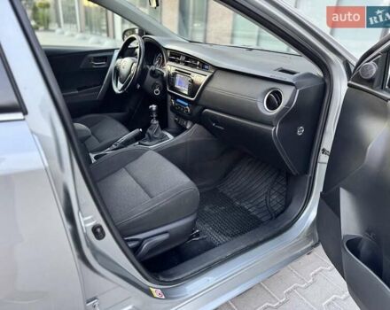 Серый Тойота Аурис, объемом двигателя 2 л и пробегом 185 тыс. км за 11999 $, фото 43 на Automoto.ua