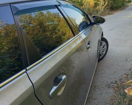 Серый Тойота Аурис, объемом двигателя 1.6 л и пробегом 212 тыс. км за 11800 $, фото 12 на Automoto.ua