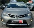 Серый Тойота Аурис, объемом двигателя 1.4 л и пробегом 210 тыс. км за 8740 $, фото 1 на Automoto.ua