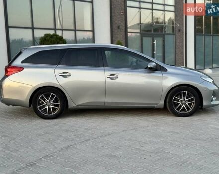 Серый Тойота Аурис, объемом двигателя 2 л и пробегом 185 тыс. км за 11999 $, фото 3 на Automoto.ua