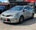 Серый Тойота Аурис, объемом двигателя 1.4 л и пробегом 210 тыс. км за 8740 $, фото 1 на Automoto.ua