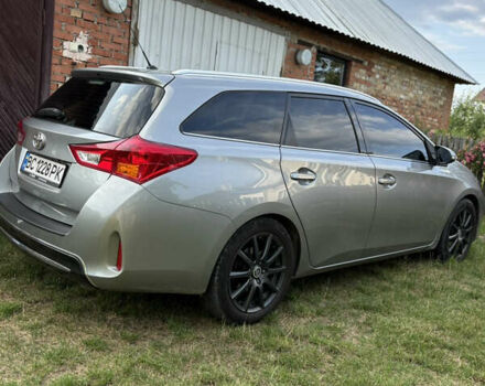 Сірий Тойота Ауріс, об'ємом двигуна 2 л та пробігом 225 тис. км за 11000 $, фото 4 на Automoto.ua