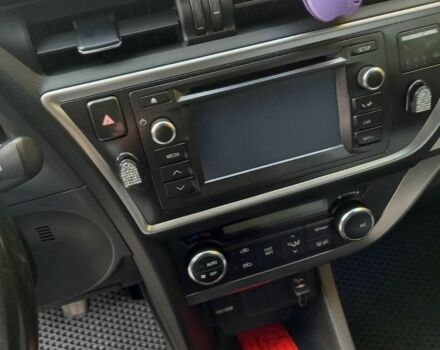 Серый Тойота Аурис, объемом двигателя 1.6 л и пробегом 212 тыс. км за 11000 $, фото 6 на Automoto.ua