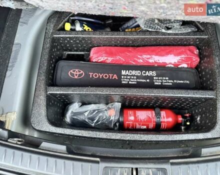 Серый Тойота Аурис, объемом двигателя 2 л и пробегом 185 тыс. км за 11999 $, фото 52 на Automoto.ua