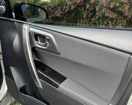 Сірий Тойота Ауріс, об'ємом двигуна 2 л та пробігом 225 тис. км за 11000 $, фото 21 на Automoto.ua