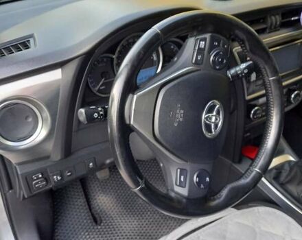 Серый Тойота Аурис, объемом двигателя 1.6 л и пробегом 212 тыс. км за 11800 $, фото 1 на Automoto.ua