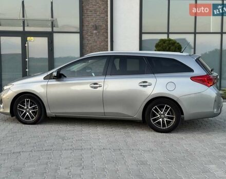 Серый Тойота Аурис, объемом двигателя 2 л и пробегом 185 тыс. км за 11999 $, фото 1 на Automoto.ua