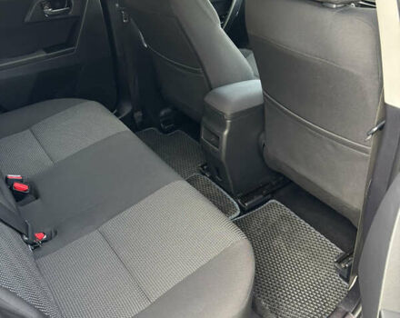 Сірий Тойота Ауріс, об'ємом двигуна 2 л та пробігом 225 тис. км за 11000 $, фото 13 на Automoto.ua