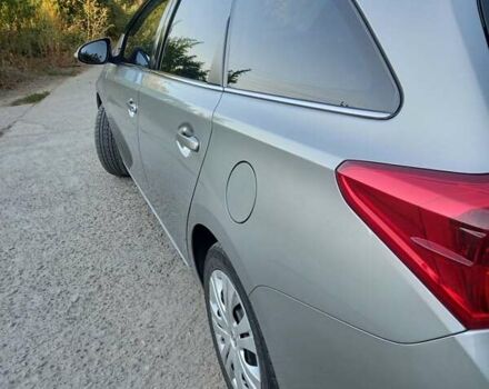 Серый Тойота Аурис, объемом двигателя 1.6 л и пробегом 212 тыс. км за 11800 $, фото 2 на Automoto.ua