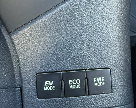 Сірий Тойота Ауріс, об'ємом двигуна 1.8 л та пробігом 257 тис. км за 12800 $, фото 20 на Automoto.ua