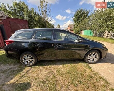 Серый Тойота Аурис, объемом двигателя 1.6 л и пробегом 220 тыс. км за 11000 $, фото 2 на Automoto.ua