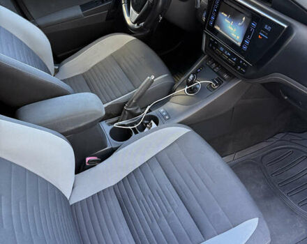 Сірий Тойота Ауріс, об'ємом двигуна 1.8 л та пробігом 257 тис. км за 12800 $, фото 12 на Automoto.ua