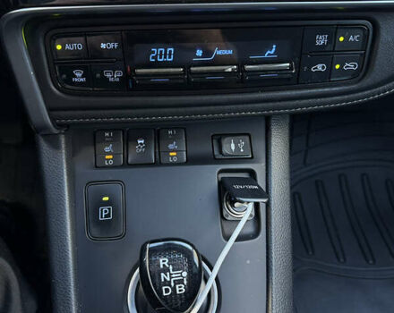 Сірий Тойота Ауріс, об'ємом двигуна 1.8 л та пробігом 257 тис. км за 12800 $, фото 22 на Automoto.ua