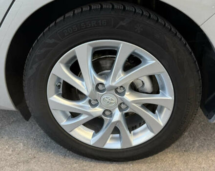 Сірий Тойота Ауріс, об'ємом двигуна 1.8 л та пробігом 257 тис. км за 12800 $, фото 8 на Automoto.ua