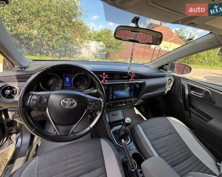 Серый Тойота Аурис, объемом двигателя 1.6 л и пробегом 220 тыс. км за 10500 $, фото 8 на Automoto.ua