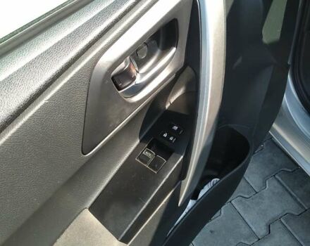 Серый Тойота Аурис, объемом двигателя 1.36 л и пробегом 252 тыс. км за 9200 $, фото 12 на Automoto.ua