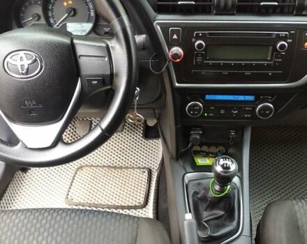 Серый Тойота Аурис, объемом двигателя 1.36 л и пробегом 252 тыс. км за 9200 $, фото 8 на Automoto.ua