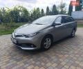 Сірий Тойота Ауріс, об'ємом двигуна 1.8 л та пробігом 163 тис. км за 15999 $, фото 1 на Automoto.ua
