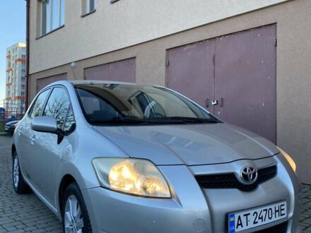 Серый Тойота Аурис, объемом двигателя 2 л и пробегом 233 тыс. км за 5800 $, фото 1 на Automoto.ua