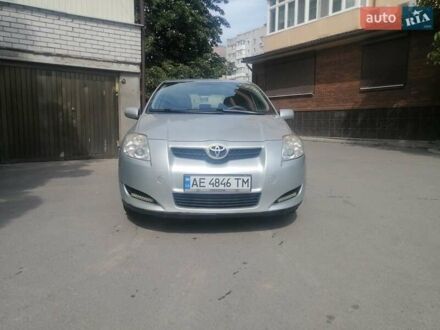 Тойота Ауріс 2007 у Новомосковске на Automoto.ua Сірий Тойота Ауріс, об'ємом двигуна 1.6 л та пробігом 180 тис. км за 6200 $, фото 1 на Automoto.ua