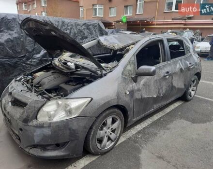 Сірий Тойота Ауріс, об'ємом двигуна 1.4 л та пробігом 295 тис. км за 1999 $, фото 1 на Automoto.ua