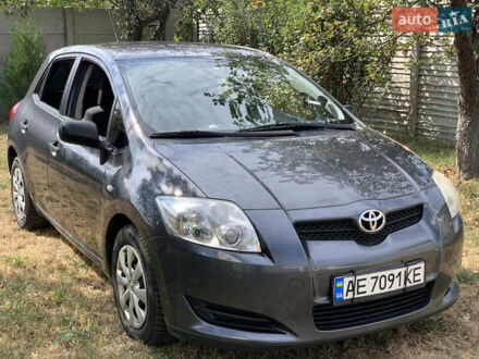 Сірий Тойота Ауріс, об'ємом двигуна 1.36 л та пробігом 201 тис. км за 5900 $, фото 1 на Automoto.ua