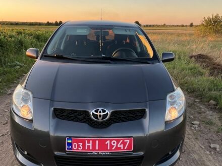Тойота Ауріс 2007 у Самборе на Automoto.ua Сірий Тойота Ауріс, об'ємом двигуна 1.6 л та пробігом 257 тис. км за 6500 $, фото 1 на Automoto.ua
