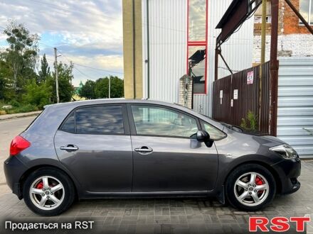 Тойота Аурис 2007 в Коростышеве на Automoto.ua Серый Тойота Аурис, объемом двигателя 2.2 л и пробегом 245 тыс. км за 5800 $, фото 1 на Automoto.ua