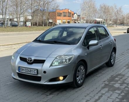 Серый Тойота Аурис, объемом двигателя 1.4 л и пробегом 221 тыс. км за 3250 $, фото 1 на Automoto.ua