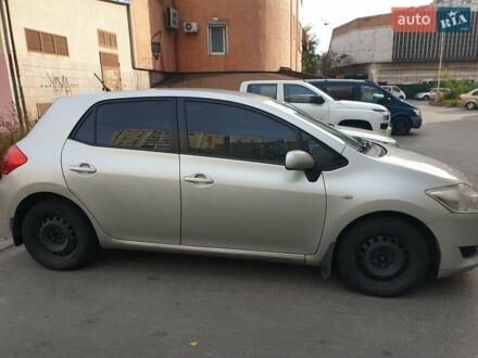 Серый Тойота Аурис, объемом двигателя 1.6 л и пробегом 314 тыс. км за 5500 $, фото 1 на Automoto.ua