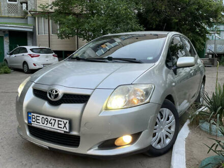 Тойота Аурис 2008 в Вознесенске на Automoto.ua Серый Тойота Аурис, объемом двигателя 1.4 л и пробегом 250 тыс. км за 5550 $, фото 1 на Automoto.ua