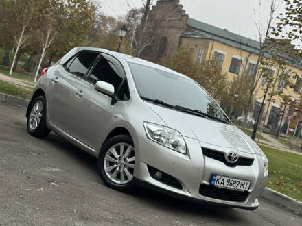 Серый Тойота Аурис, объемом двигателя 1.6 л и пробегом 200 тыс. км за 6499 $, фото 1 на Automoto.ua