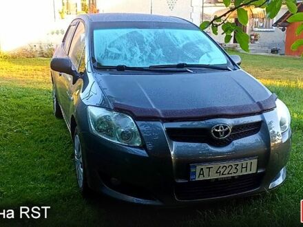 Серый Тойота Аурис, объемом двигателя 1.6 л и пробегом 200 тыс. км за 6500 $, фото 1 на Automoto.ua