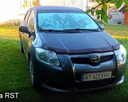 Серый Тойота Аурис, объемом двигателя 1.6 л и пробегом 200 тыс. км за 6500 $, фото 1 на Automoto.ua