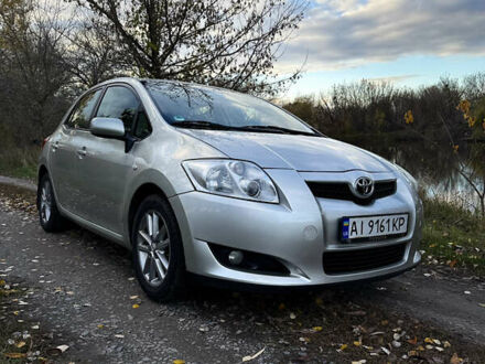 Серый Тойота Аурис, объемом двигателя 1.4 л и пробегом 260 тыс. км за 6500 $, фото 1 на Automoto.ua