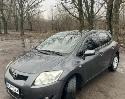 Серый Тойота Аурис, объемом двигателя 1.6 л и пробегом 169 тыс. км за 6000 $, фото 1 на Automoto.ua