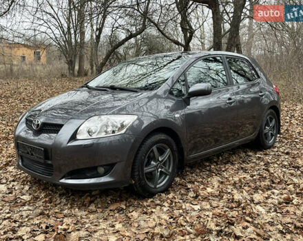 Сірий Тойота Ауріс, об'ємом двигуна 1.6 л та пробігом 211 тис. км за 6800 $, фото 1 на Automoto.ua