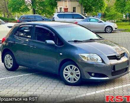 Серый Тойота Аурис, объемом двигателя 1.6 л и пробегом 215 тыс. км за 5999 $, фото 1 на Automoto.ua