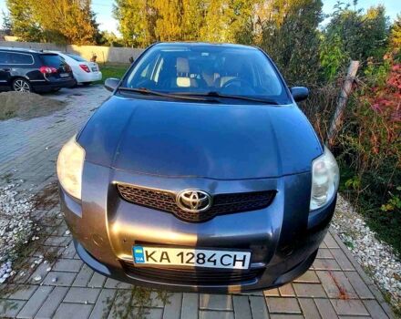 Серый Тойота Аурис, объемом двигателя 1.4 л и пробегом 205 тыс. км за 6000 $, фото 1 на Automoto.ua