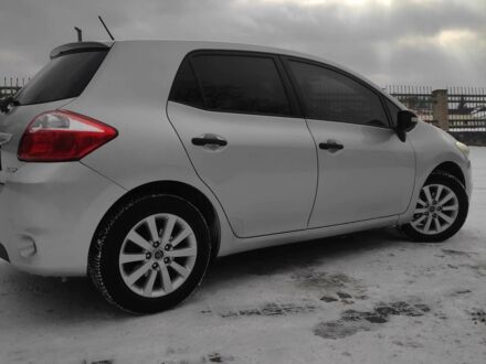 Сірий Тойота Ауріс, об'ємом двигуна 1.4 л та пробігом 199 тис. км за 7299 $, фото 1 на Automoto.ua