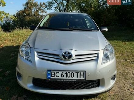 Сірий Тойота Ауріс, об'ємом двигуна 1.33 л та пробігом 259 тис. км за 6600 $, фото 1 на Automoto.ua